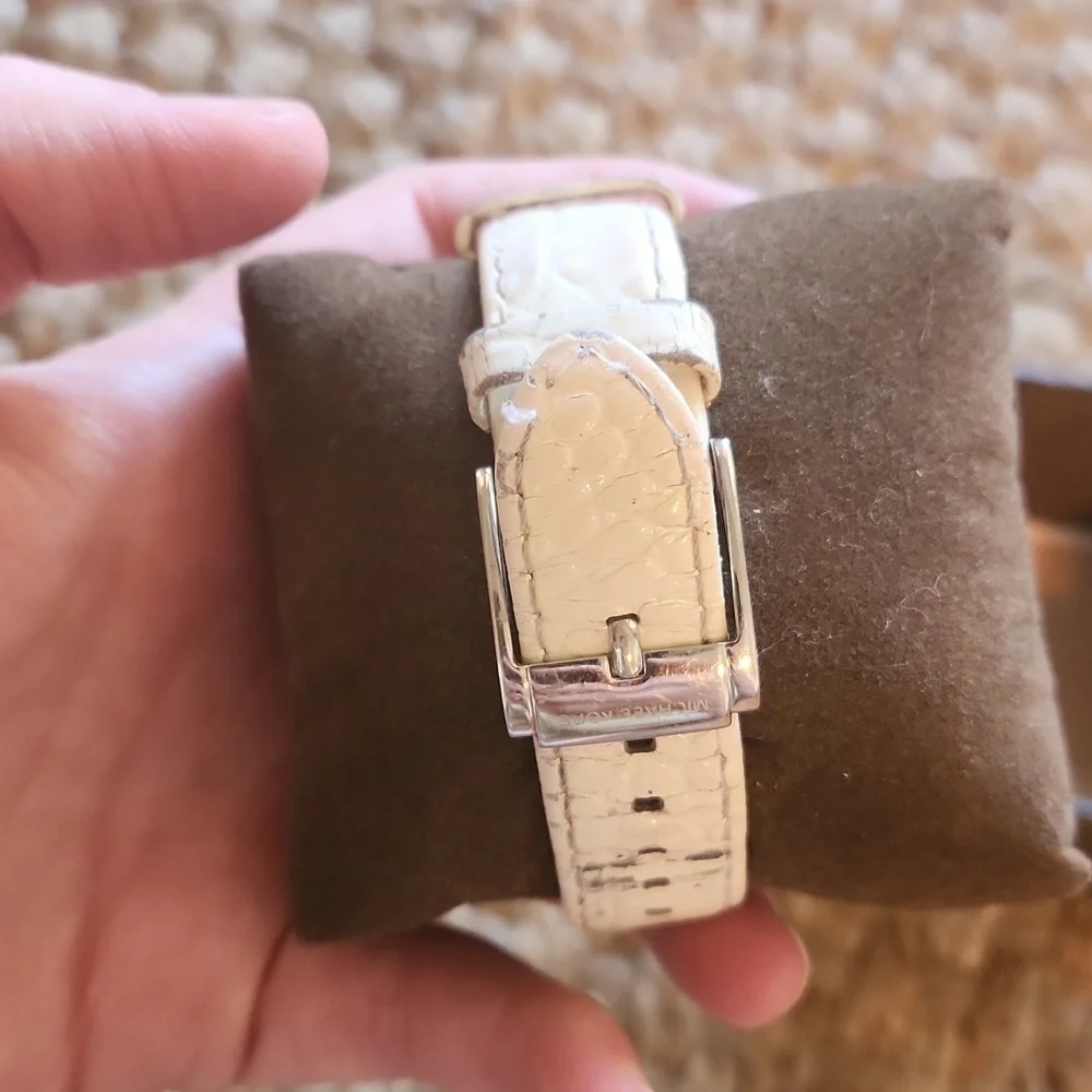 Michael Kors White Diamond Watch with Box - Picture 8 of 13
